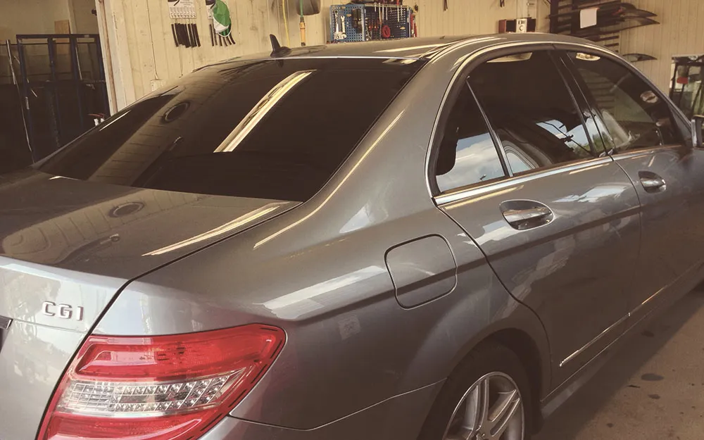 Mercedes C-klass i garage
